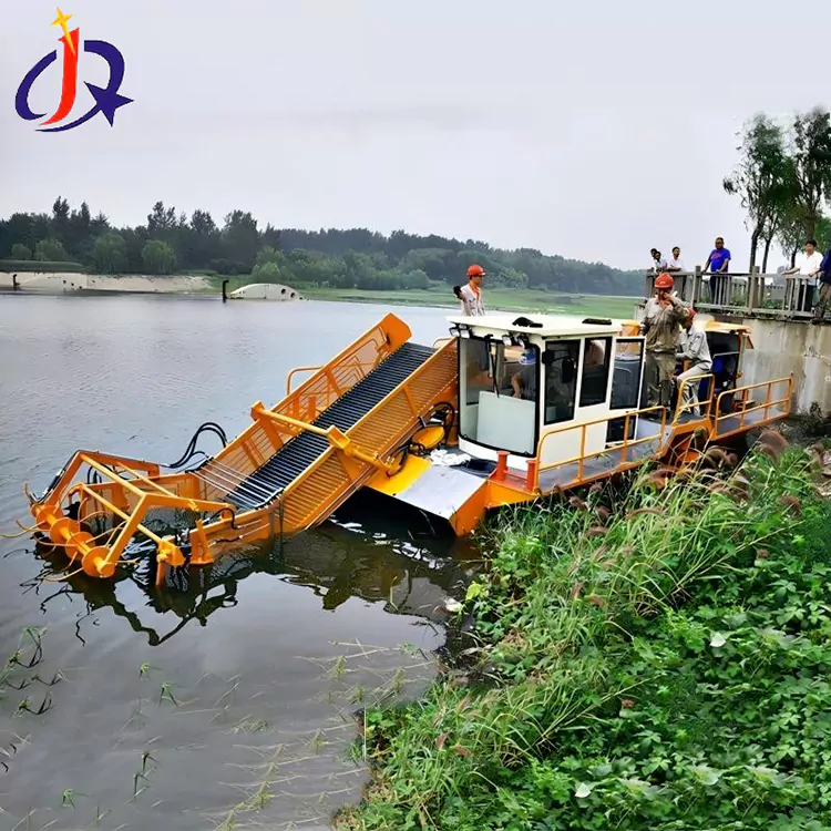 හයසින්ත් සහ ඩක්වීඩ් කටර් බෝට්ටුව